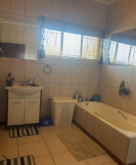 3 Bedroom Property for Sale in Leeudoringstad North West